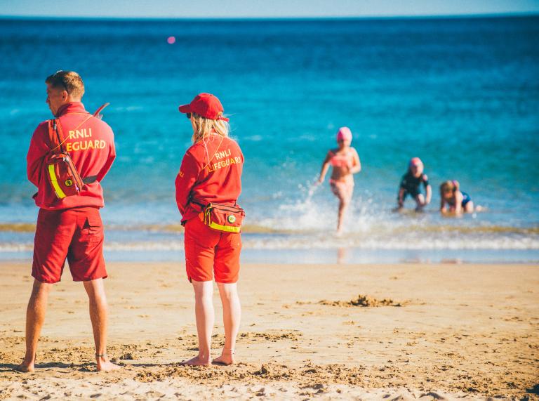 RNLI’s top ten lifeguarded Welsh beaches | Visit Wales