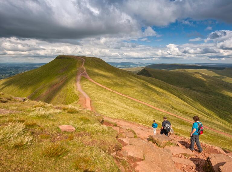 Four routes to the top of Pen y Fan | Visit Wales
