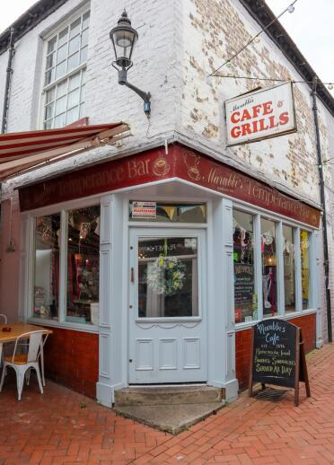 External cafe Marubbi's in Wrexham: A Local Favorite